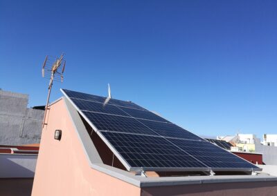 Placas solares para autoconsumo, instalación en Ingenio